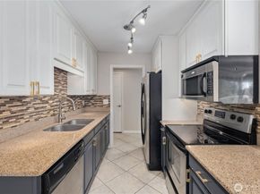 1113 Kirkland Avenue 6B, Kirkland WA 98033