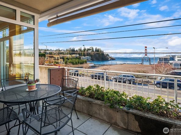 6042 Seaview Avenue NW 203, Seattle WA 98107