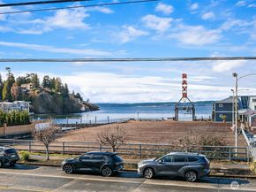 6042 Seaview Avenue NW 203, Seattle WA 98107