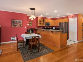 6042 Seaview Avenue NW 203, Seattle WA 98107