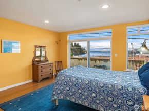 6042 Seaview Avenue NW 203, Seattle WA 98107