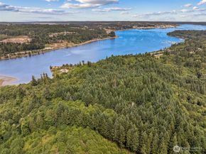 3991 Flat Top Drive, Bremerton WA 98312