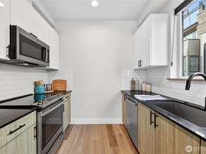 6543 35th Avenue SW B, Seattle WA 98126