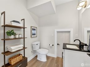 6543 35th Avenue SW B, Seattle WA 98126