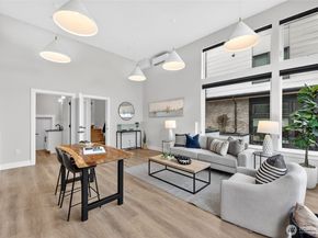 6543 35th Avenue SW B, Seattle WA 98126