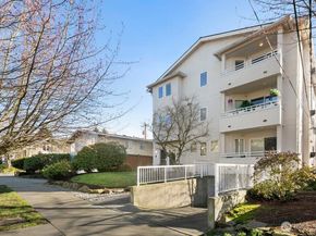 1707 NW 59th Street 302, Seattle WA 98107