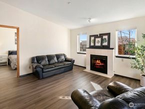 1707 NW 59th Street 302, Seattle WA 98107