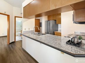 1707 NW 59th Street 302, Seattle WA 98107