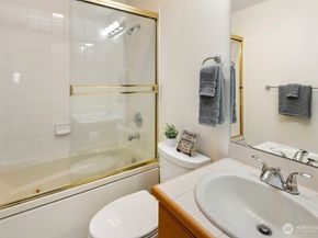 1707 NW 59th Street 302, Seattle WA 98107