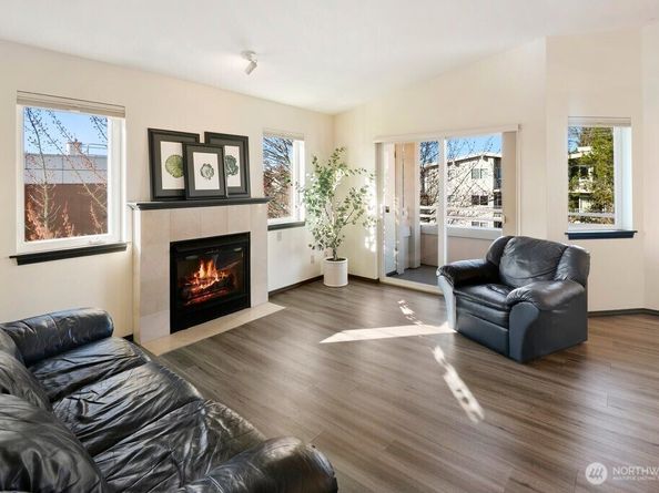 1707 NW 59th Street 302, Seattle WA 98107