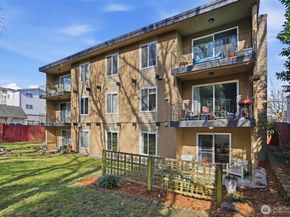 4525 S Henderson Street 102, Seattle WA 98118