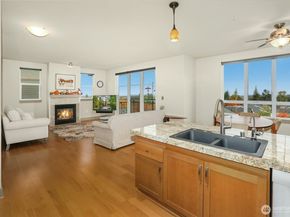 1880 25th Avenue NE 314, Issaquah WA 98029