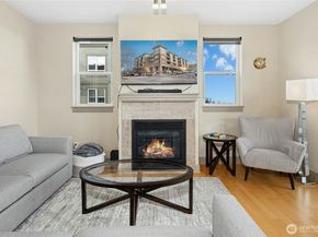 1880 25th Avenue NE 314, Issaquah WA 98029