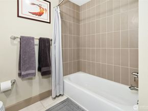 1880 25th Avenue NE 314, Issaquah WA 98029