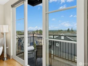 1880 25th Avenue NE 314, Issaquah WA 98029