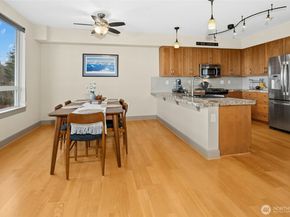 1880 25th Avenue NE 314, Issaquah WA 98029