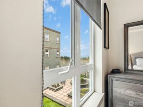 1880 25th Avenue NE 314, Issaquah WA 98029