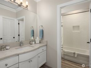 11307 NE 68th Street 11307, Kirkland WA 98033