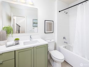 8321 25th Avenue NW B, Seattle WA 98117