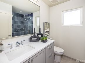 8321 25th Avenue NW B, Seattle WA 98117