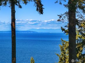 8010 Grand Avenue NE, Bainbridge Island WA 98110