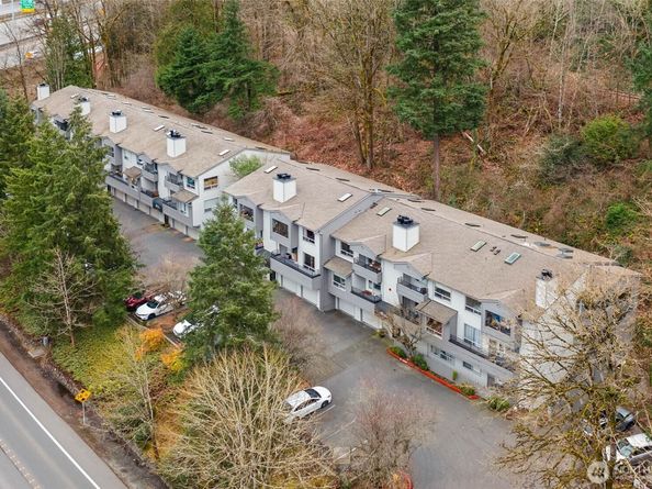 3520 Lake Washington Boulevard SE 105, Bellevue WA 98006