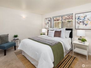 3520 Lake Washington Boulevard SE 105, Bellevue WA 98006