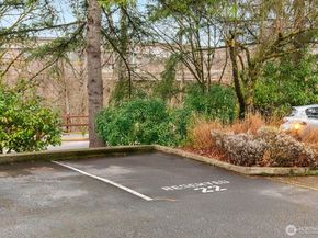 3520 Lake Washington Boulevard SE 105, Bellevue WA 98006