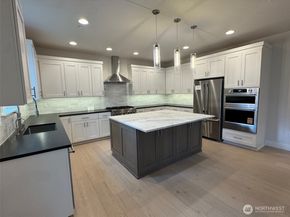 9207 NE 175th Street B, Bothell WA 98011