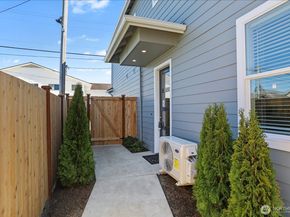 2217 Hoyt Avenue C, Everett WA 98201
