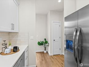 2217 Hoyt Avenue C, Everett WA 98201