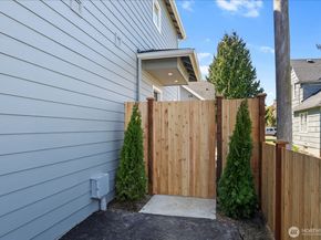 2217 Hoyt Avenue C, Everett WA 98201