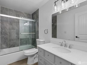 2219 14th Avenue W 405, Seattle WA 98119