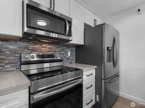 2219 14th Avenue W 405, Seattle WA 98119