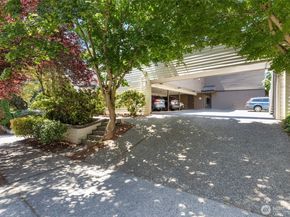 2219 14th Avenue W 405, Seattle WA 98119