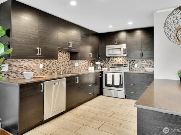 2001 E Yesler Way 24, Seattle WA 98122