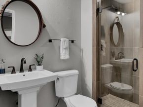 2001 E Yesler Way 24, Seattle WA 98122