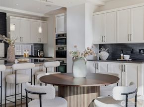 719 99th Avenue NE, Bellevue WA 98004