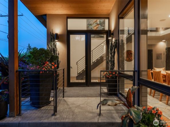 719 99th Avenue NE, Bellevue WA 98004