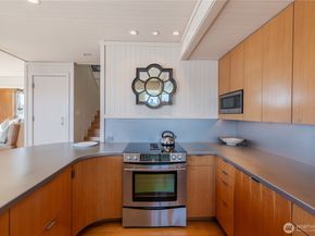 2017 Fairview Avenue E I, Seattle WA 98102