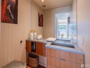 2017 Fairview Avenue E I, Seattle WA 98102