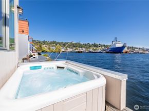 2017 Fairview Avenue E I, Seattle WA 98102