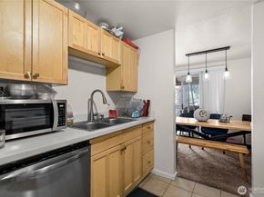 20032 66th Place W B3, Lynnwood WA 98036