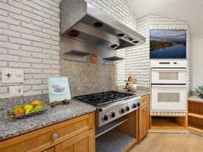 17226 SE 40th Place, Bellevue WA 98008