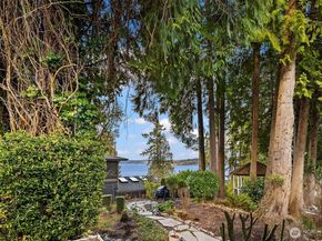 17226 SE 40th Place, Bellevue WA 98008