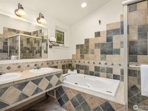 17226 SE 40th Place, Bellevue WA 98008