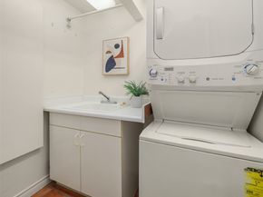 17226 SE 40th Place, Bellevue WA 98008