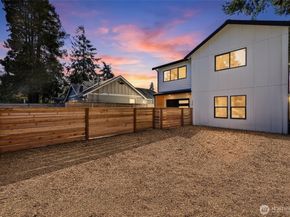 526 N 100th Street, Seattle WA 98133