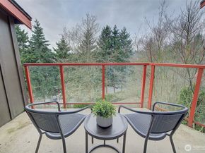 11058 NE 33rd Place D6, Bellevue WA 98004