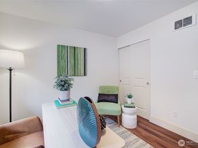 11058 NE 33rd Place D6, Bellevue WA 98004